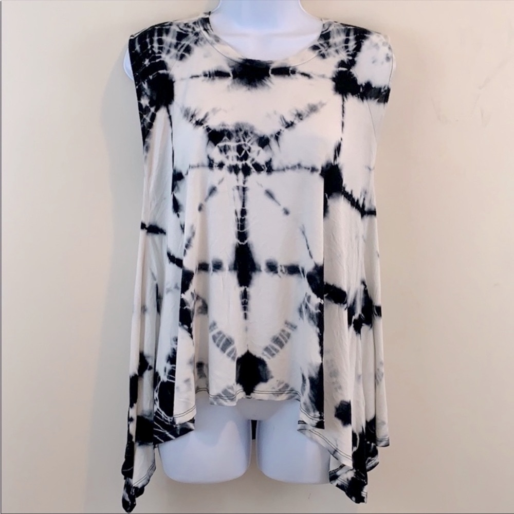🌻3/$20 Mossimo Blue & White Tie Dye Sharkbite Hem Lightweight Top, Size S